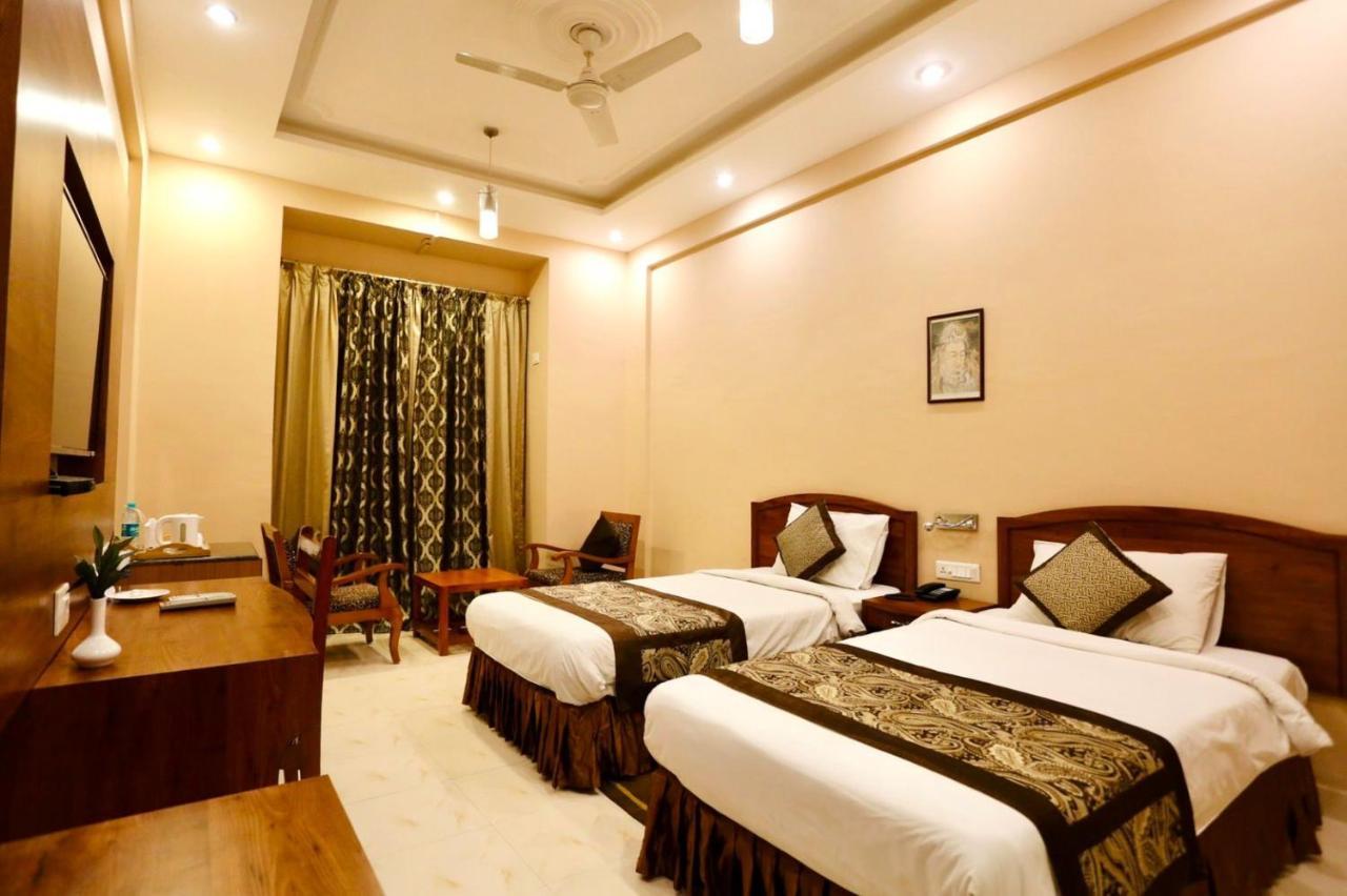 The Imperial Kushinagar Hotel Екстериор снимка